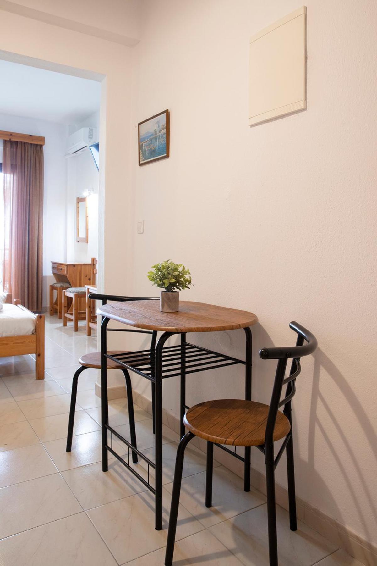 Manos Kritikakis Apartments Πλαταμώνας Εξωτερικό φωτογραφία